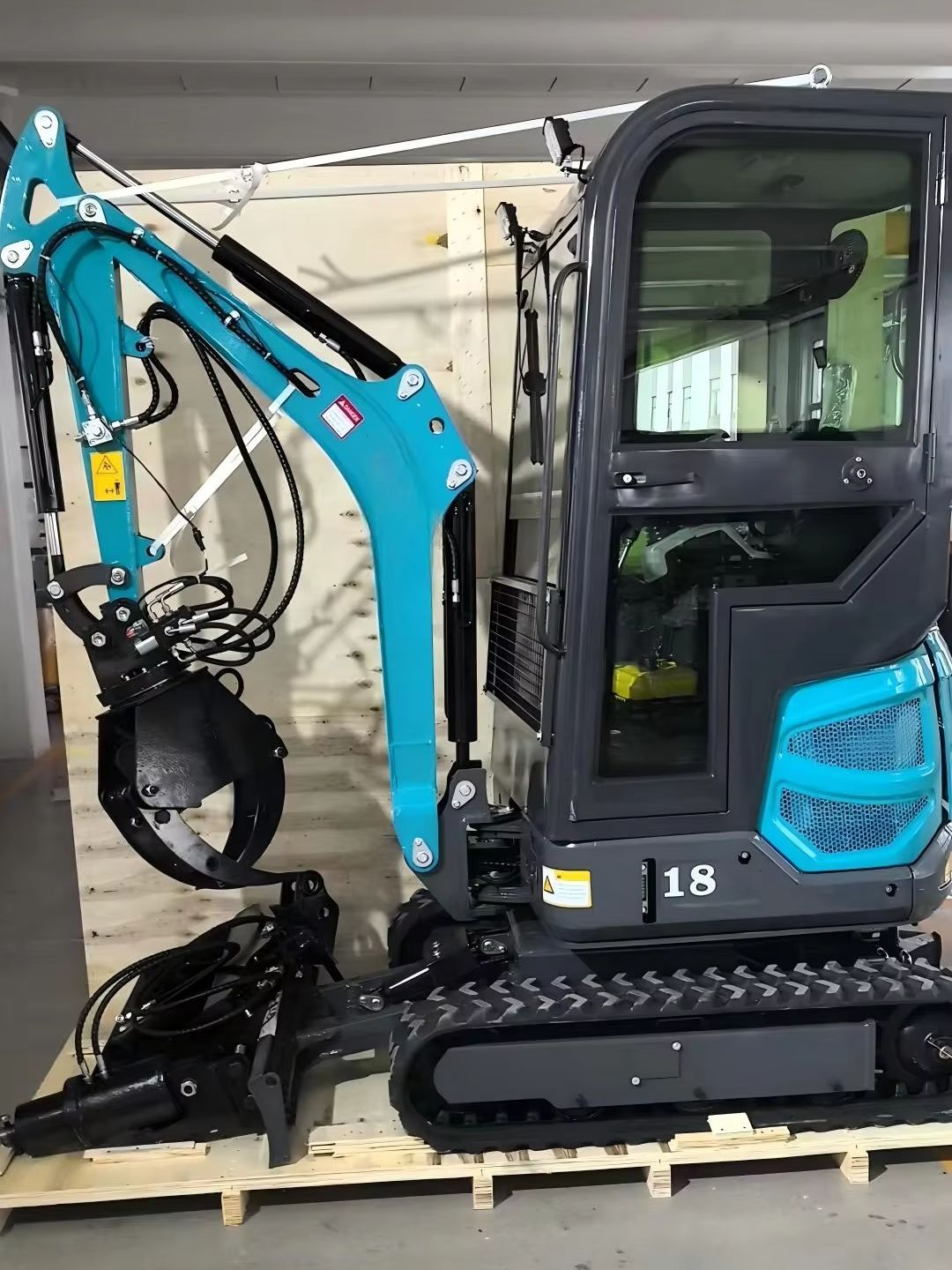 1.8 Ton Mini Excavator with At - Farming Pump For Agriculture review and price