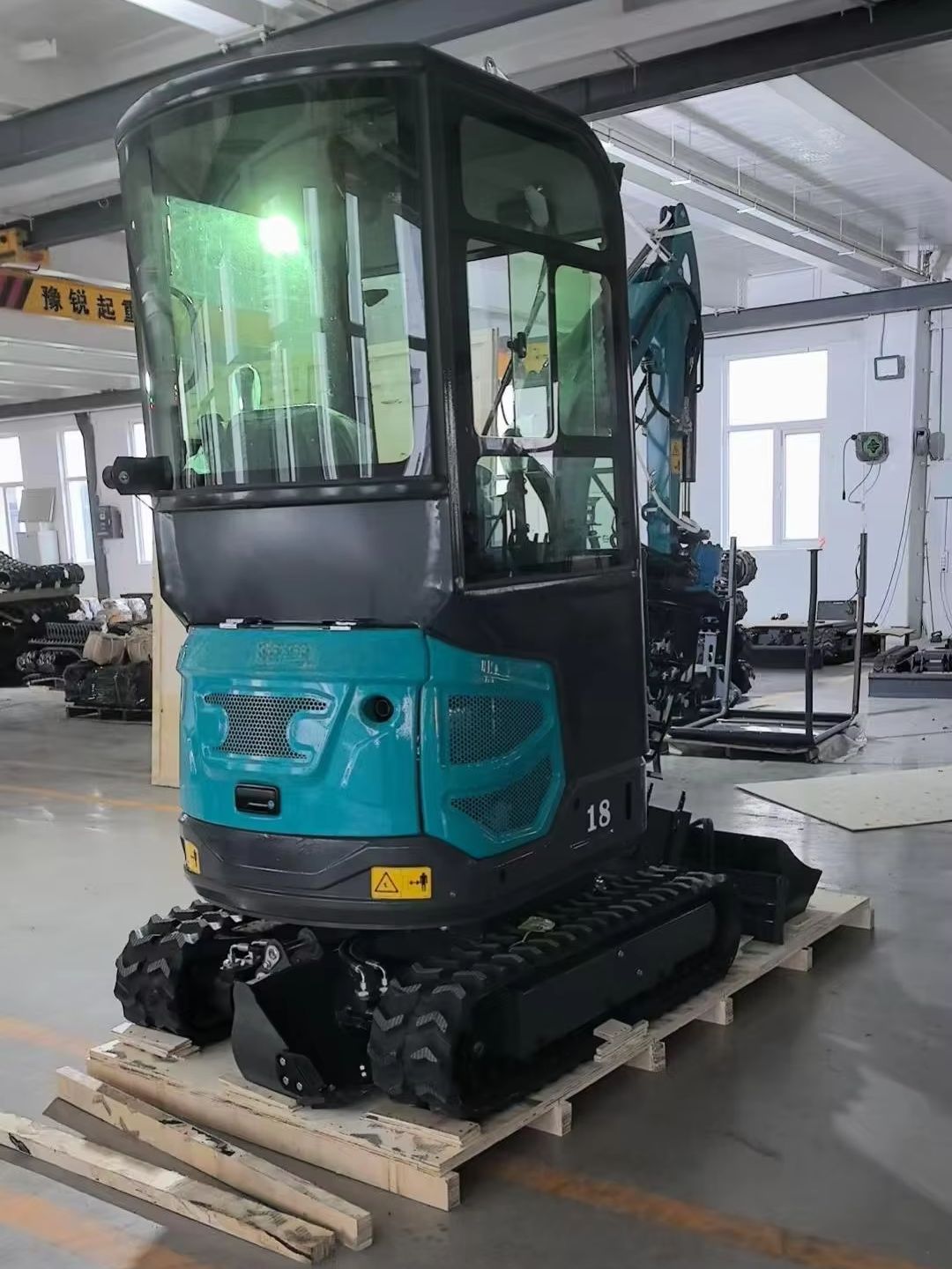 1.8 Ton Mini Excavator with At - Farming Pump For Agriculture review and price
